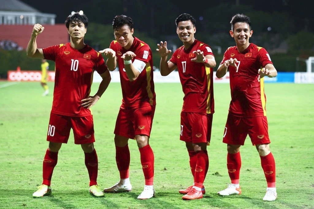 Tuyển Việt Nam thể hiện bản lĩnh vượt trội trước Malaysia.