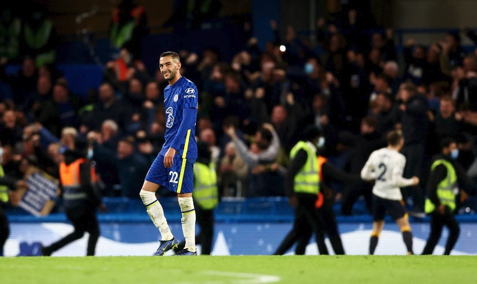 Hakim Ziyech đang không hài lòng với cảnh thường xuyên phải ngồi dự bị ở Chelsea. Tuy nhiên, anh sẽ là cái tên mặc định được đá chính khi trở về khoác áo tuyển Morocco. Ziyech cùng đồng đội nằm ở bảng đấu khá khó khăn với sự xuất hiện của Gabon và Ghana.