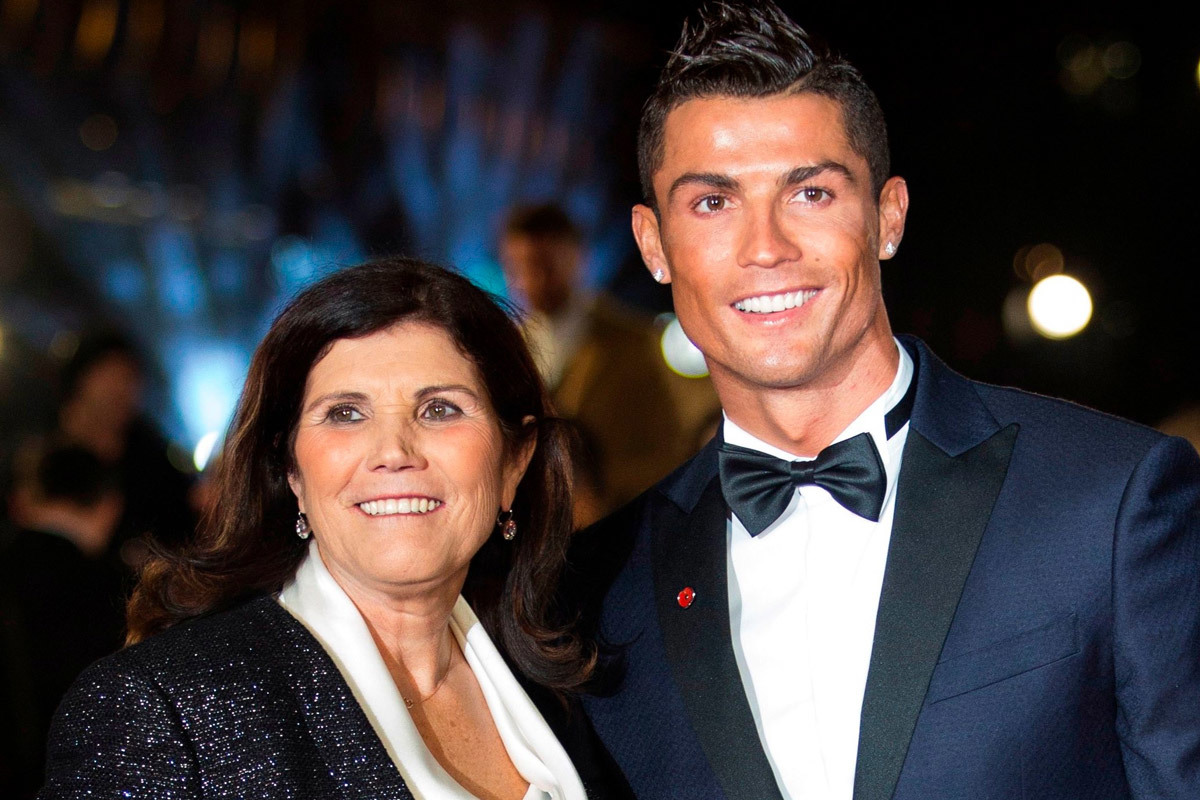 Ronaldo chịu ảnh hưởng lớn từ mẹ.