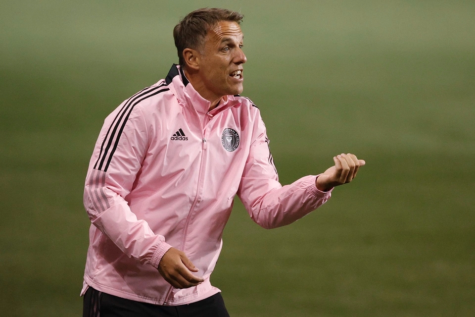 Bên cạnh Solskjaer, Phil Neville là cựu cầu thủ MU gần nhất được bổ nhiệm làm HLV trưởng một CLB có tiếng. Phil Neville được David Beckham mời về dẫn dắt Inter Miami ở MLS. Mùa trước, Inter Miami có thành tích khá tệ khiến cậu em nhà Neville suýt bị sa thải. Trước khi sang MLS làm việc, Phil Neville từng dẫn dắt đội nữ tuyển Anh và giành 1 danh hiệu ở giải giao hữu SheBelieves Cup 2019.