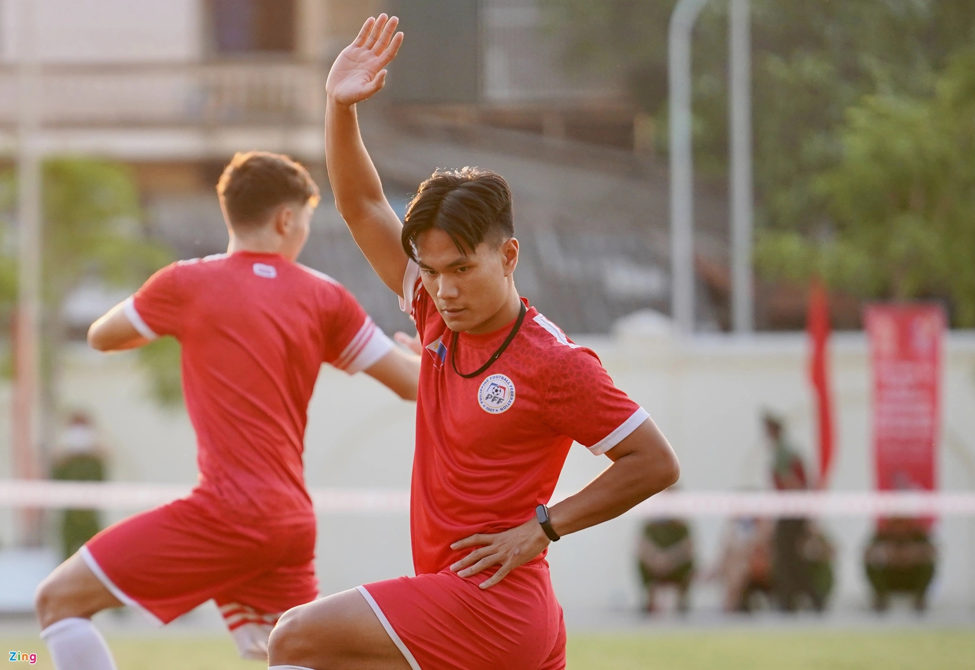 Denis Chung là một trong số cầu thủ nổi bật trong đội hình trẻ trung của U23 Philippines. Anh sinh năm 2001, từng thi đấu cho U19 Hertha Berlin trước khi được gọi về U23 và tuyển quốc gia Philippines tham dự vòng loại U23 châu Á 2022 và AFF Cup 2020.