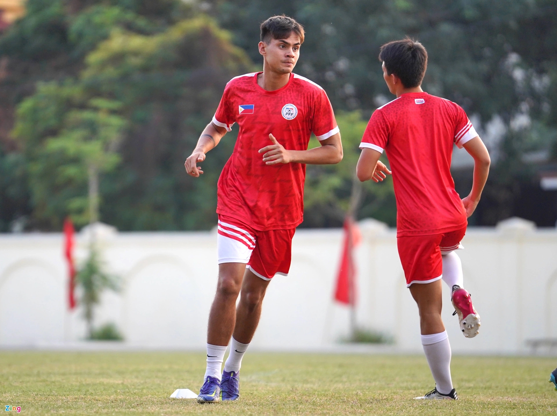 Christian Rontini (trái) sinh năm 1999, là cầu thủ gốc Italy, đã ra sân 5 trận cho CLB Penang ở giải vô địch quốc gia Malaysia mùa này.