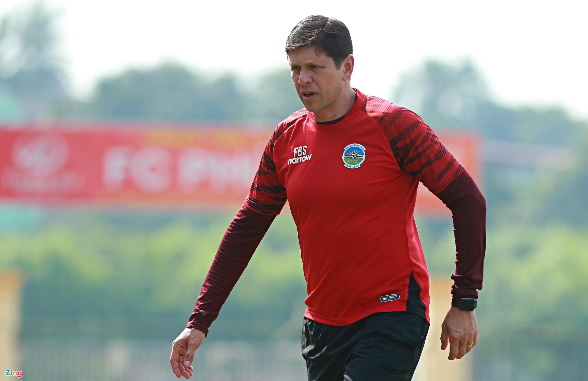 Ông Fabio có quyền lo lắng khi không có đủ nhân sự cũng như thời gian ít ỏi trước ngày ra quân lúc 16h trên sân Việt Trì. Trong phần họp báo của mình, HLV sinh năm 1977 cho biết thử thách lớn nhất của họ là lịch thi đấu dày đặc.