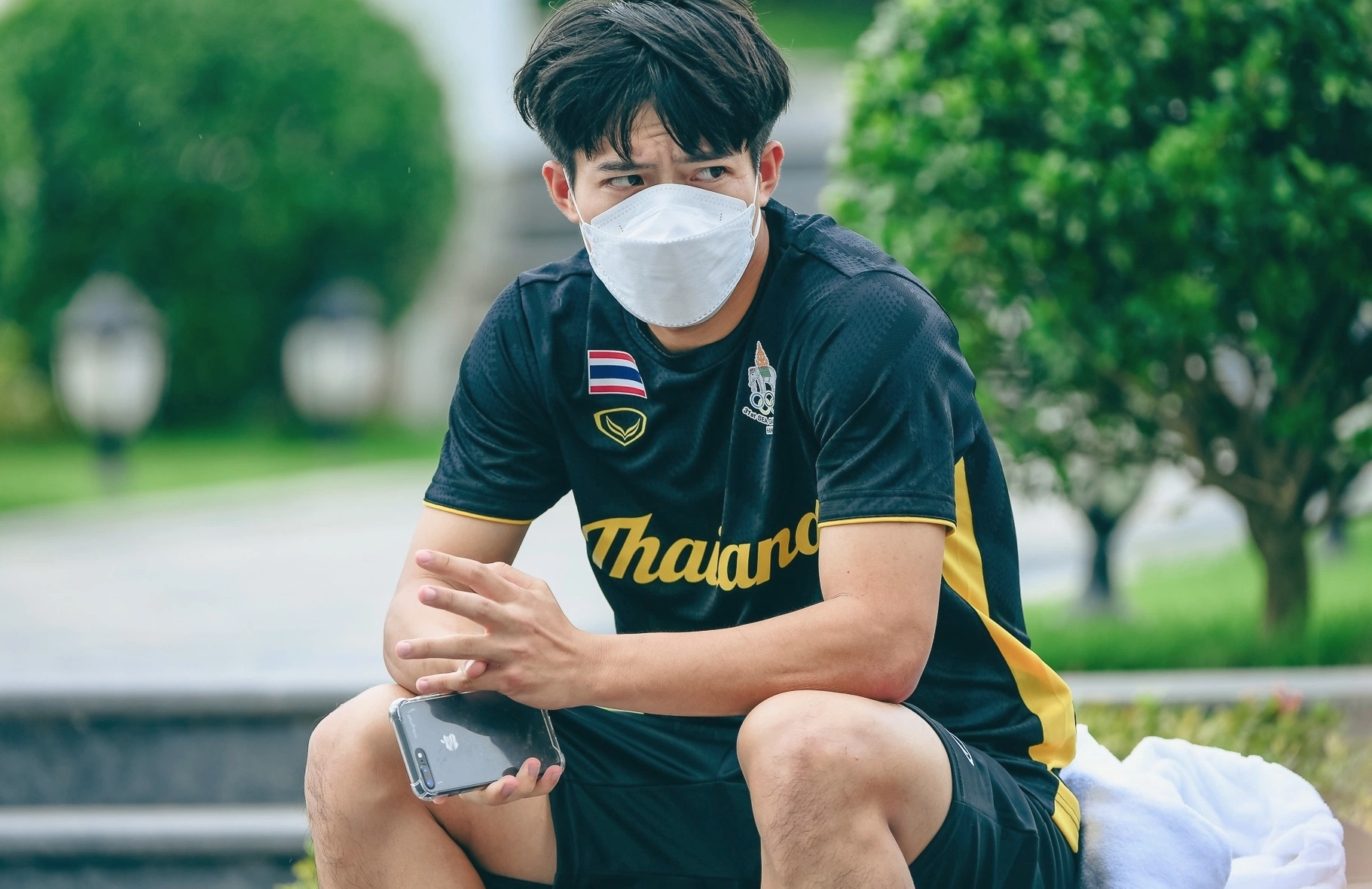 Một số cầu thủ Thái Lan có tâm trạng không tốt sau cú chạy đà hụt hơi ở SEA Games 31. Cổ động viên Thái Lan kêu gọi các cầu thủ phải mạnh mẽ về mặt tinh thần để tiếp tục chiến đấu tại bảng A.