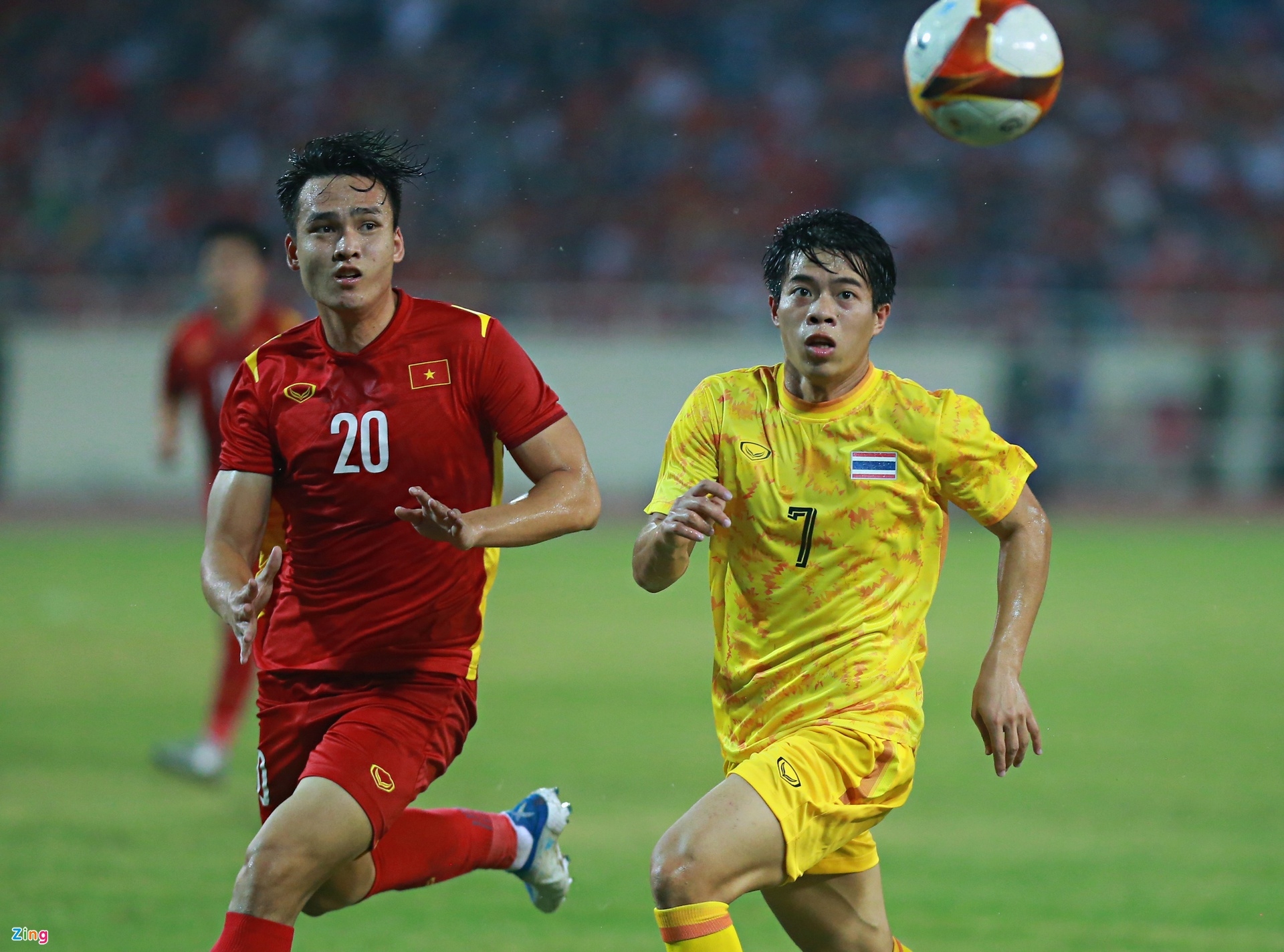 Việt Anh (trái) được chỉ định làm đội trưởng U23 Việt Nam dự VCK U23 châu Á. Ảnh: Quang Thịnh.