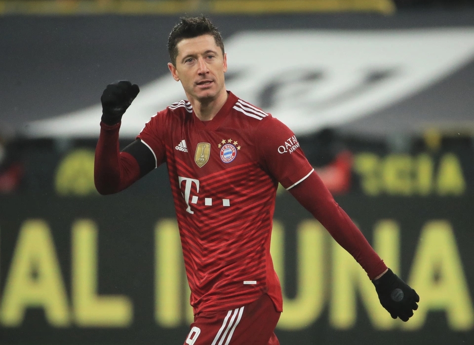 Robert Lewandowski, chân sút số một Bundesliga, xếp ngay vị trí thứ ba với khả năng săn bàn ấn tượng (509 bàn). Đã có 365 bàn được anh ghi tại giải VĐQG, 49 bàn tại đấu trường cúp quốc gia và 95 bàn tại đấu trường quốc tế.