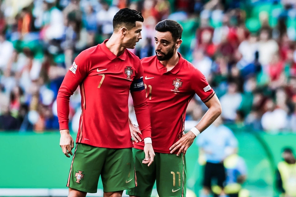 Bồ Đào Nha (765 triệu euro): Tuổi tác khiến giá trị chuyển nhượng của Cristiano Ronaldo sụt giảm. Hai cầu thủ đắt nhất của tuyển Bồ Đào Nha hiện lần lượt là Bruno Fernandes (90 triệu euro) và Bernardo Silva (75 triệu euro).