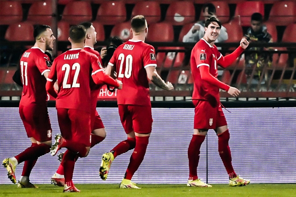 Serbia (371,3 triệu euro): Tuyển Serbia sở hữu hai ngôi sao đắt giá đang thi đấu tại Serie A là tiền đạo Dusan Vlahovic (85 triệu euro) và tiền vệ Sergej Milinkovic-Savic (70 triệu euro). Dàn cầu thủ của "The Eagles" sẽ đối mặt với thử thách khó khăn tại World Cup khi cùng bảng Brazil, Thụy Sĩ và Cameroon.