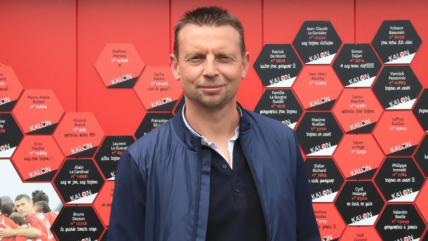 HLV Dumont của Guingamp được giới chuyên môn đánh giá cao. Ảnh: Guingamp.
