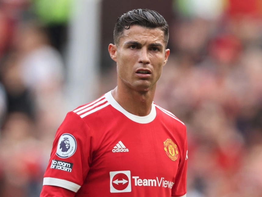 Ronaldo được cho là sẵn sàng hy sinh thu nhập để có thể rời MU hè này.