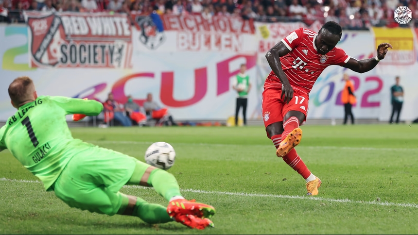 Sadio Mane chia tay Liverpool với bộ sưu tập 6 danh hiệu, trong đó có 1 Champions League và 1 Premier League. Trong trận chính thức đầu tiên, Mane lập công giúp Bayern Munich hạ RB Leipzig với tỷ số 5-3 để đoạt Siêu cúp Đức. Mane có nhiệm vụ lấp đầy khoảng trống do Robert Lewandowski để lại.