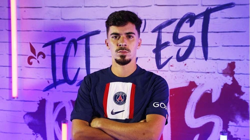 Vitinha gia nhập PSG từ Porto theo bản hợp đồng trị giá 40 triệu euro, có thời hạn đến hè 2027. Tân binh của PSG được đánh giá cao ở khả năng chuyền, sút xa, đá phạt, rê dắt. Sự có mặt của cầu thủ người Bồ Đào Nha hứa hẹn giúp tuyến giữa PSG lột xác.