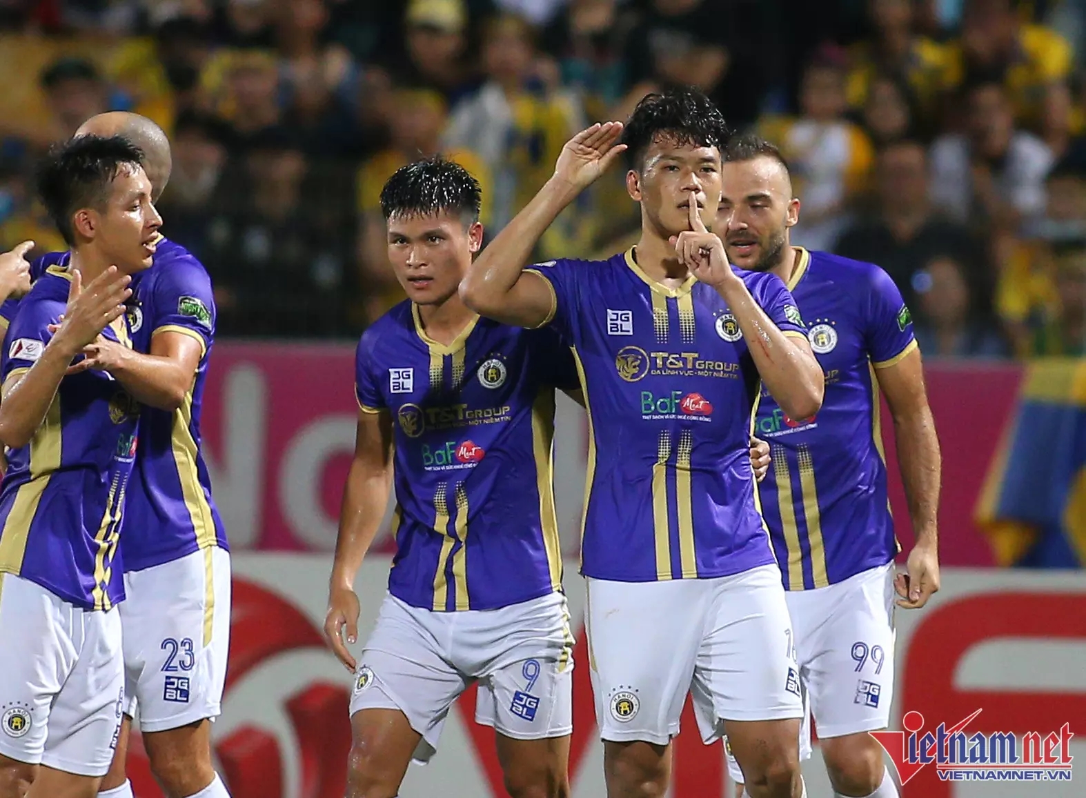 Thành Chung ở lại Hà Nội thêm 3 năm.