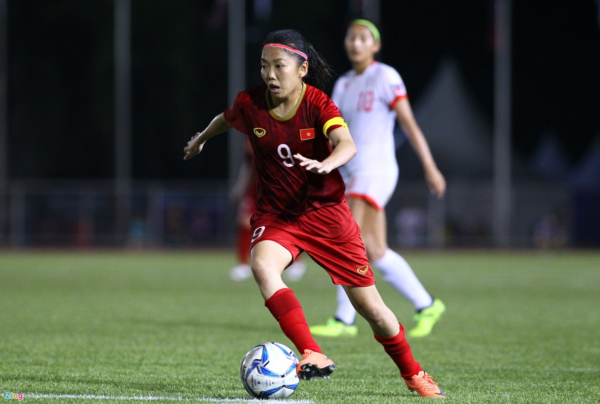Tiền đạo số 1 tuyển nữ Việt Nam là người đầu tiên chơi bóng đá nữ ở châu Âu. Ảnh: Quang Thịnh.
