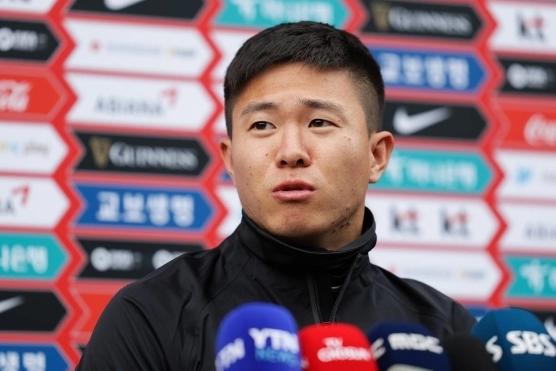 Kwon Chang-hoon trả lời báo chí Hàn Quốc chiều 3/11. Ảnh: KFA.