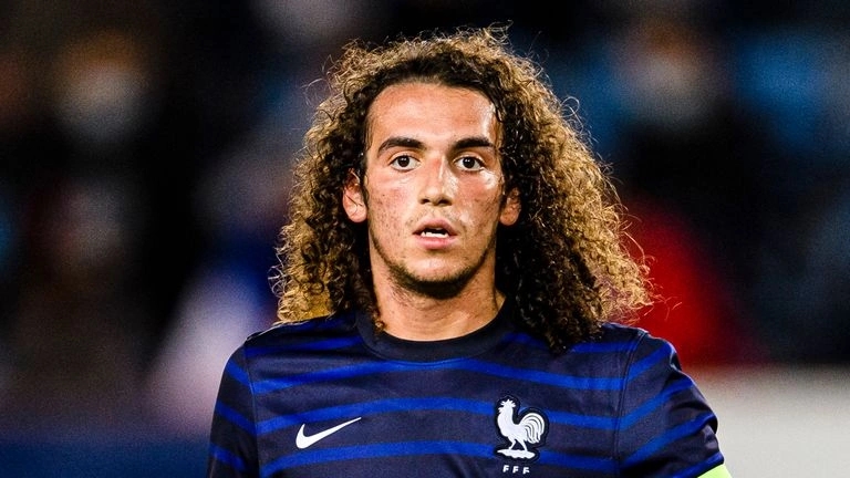 Matteo Guendouzi đang hồi sinh mạnh mẽ tại CLB Marseille. Từ đầu mùa, anh chơi 12 trận ở Ligue 1, ghi một bàn và có 2 kiến tạo, được WhoScored chấm trung bình 6,7 điểm. Trong đợt tập trung gần nhất của tuyển Pháp, Guendouzi được HLV Deschamps gọi lên.