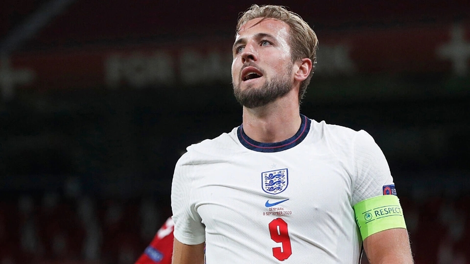 Harry Kane (Anh): Tiền đạo của Tottenham nhận giải Chiếc giày vàng World Cup 2018 với 6 bàn. Kane góp công lớn giúp tuyển Anh xếp thứ 4 chung cuộc. Hiện tại, chân sút sinh năm 1993 vẫn là thủ lĩnh của "Tam sư" ở World Cup 2022 nhờ duy trì phong độ săn bàn ổn định qua từng năm.