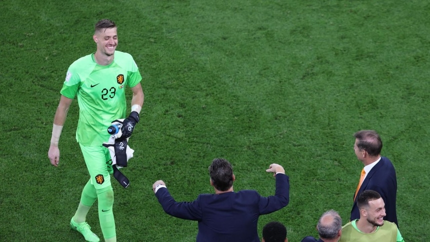 Ảnh bài viết Van Gaal nghỉ hưu, hiện tượng World Cup hồi hộp chờ phán quyết của Koeman