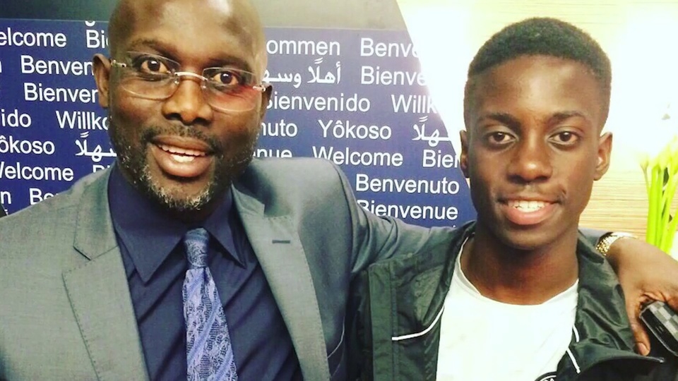 Ông George Weah mong Timothy nối nghiệp quần đùi áo số và ông đã chứng kiến con trai tỏa sáng.