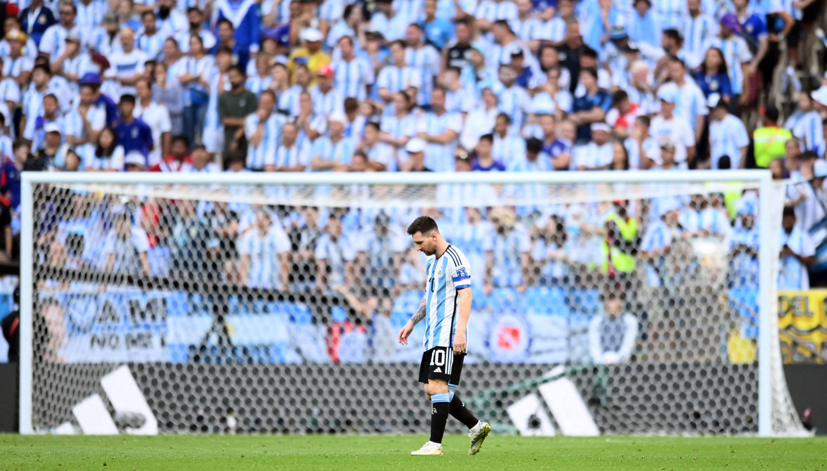 Messi đá không tốt trước Saudi Arabia, dù ghi bàn từ chấm 11 m.