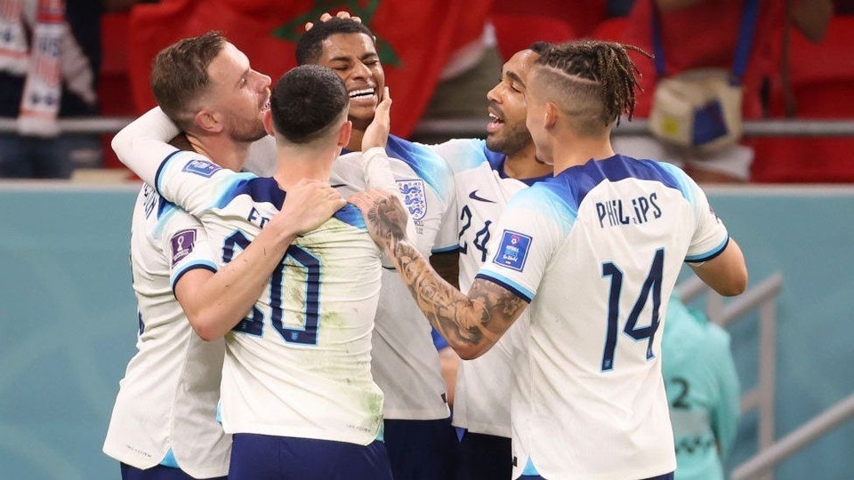 Tuyển Anh được kỳ vọng vô địch World Cup 2022 sau khi vào tới bán kết giải đấu này năm 2018, cũng như chung kết Euro 2020. "Tam sư" sớm thể hiện sức mạnh với vị trí nhất bảng B, giành 7 điểm.