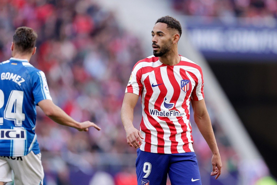 Matheus Cunha chuẩn bị sang Wolves kiểm tra y tế. Đây là thương vụ cho mượn, kèm điều khoản mua đứt gần 50 triệu euro. "Bầy sói" quyết chi đậm cho Cunha để nâng cấp hàng công. Tiền đạo số một của họ là Raul Jimenez đang chấn thương. Còn Diego Costa và Kwan Hee-chan không ghi nổi một bàn từ đầu mùa tại Premier League.