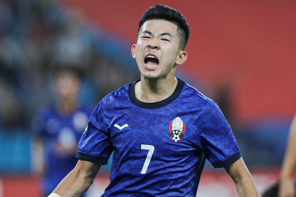 Lim Pisoth, một trong những tài năng trẻ của bóng đá Campuchia, đã ra mắt đội tuyển ở AFF Cup 2020 và chơi hay tại SEA Games 31. Ảnh: LĐBĐ Campuchia.