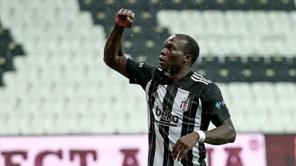 Cá nhân Aboubakar từng chơi cho Besiktas trong giai đoạn 2016-17 theo dạng cho mượn, ghi 12 bàn sau 27 trận. Khả năng tiền đạo 30 tuổi này trở lại Thổ Nhĩ Kỳ chơi bóng có thể xảy ra.