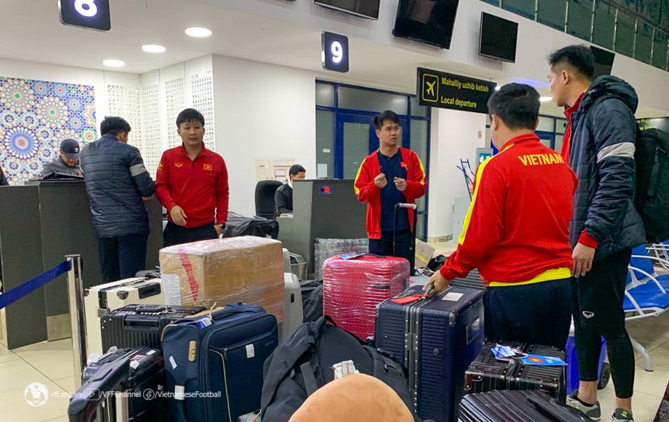 Ảnh bài viết U20 Việt Nam di chuyển hơn 1 ngày về nước