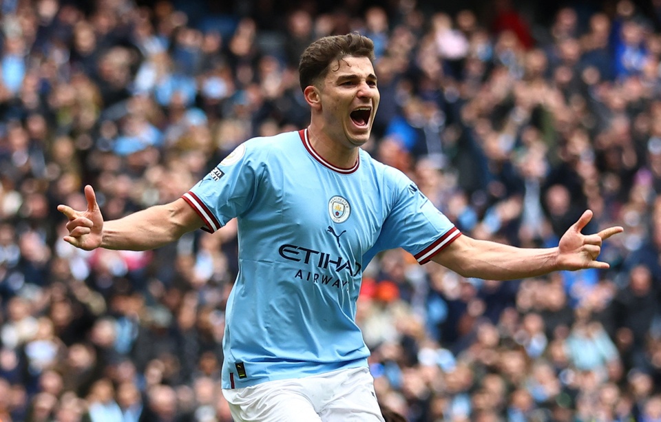 3. Julian Alvarez (100 triệu euro). Mùa giải năm nay, Alvarez chiếm một suất đá chính thường xuyên trên hàng công Man City. Tiền đạo người Argentina lập cú đúp bàn thắng khi Man City đánh bại Red Star Belgrade tại Champions League.