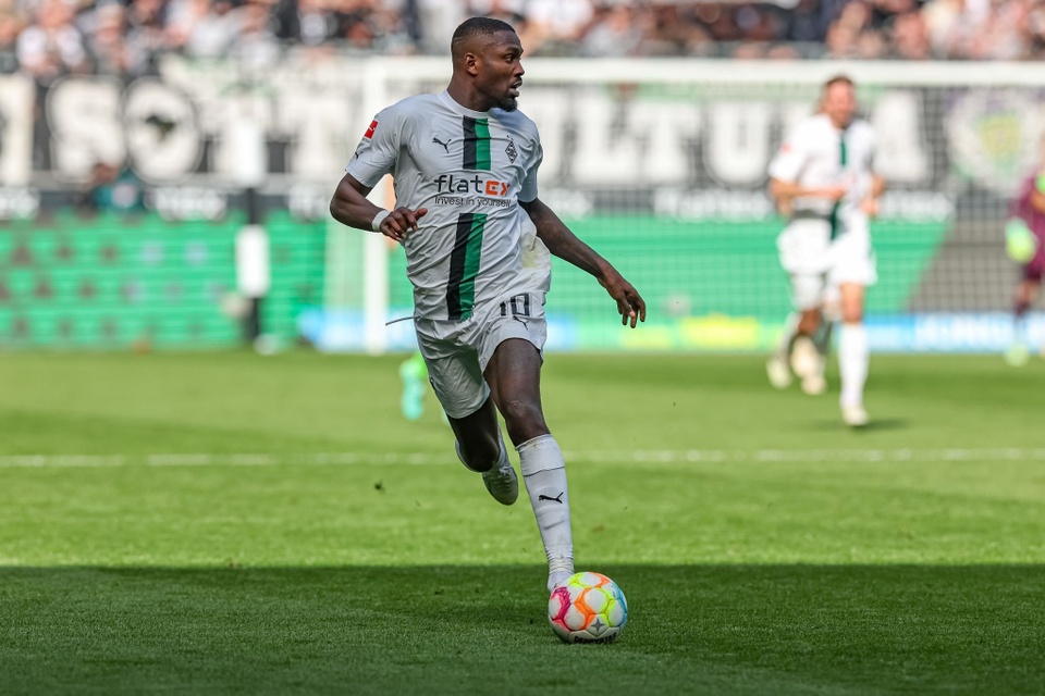 Marcus Thuram quyết định không ký tiếp hợp đồng với Gladbach. Tuyển thủ Đức đang được Inter, Chelsea, Tottenham và Newcastle săn đón. Bên cạnh đó, Arsenal và MU cũng sẵn sàng chiêu mộ miễn phí chân sút đang được định giá 32 triệu euro.