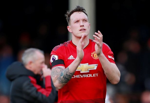 Phil Jones đã ở M.U hơn 10 năm.