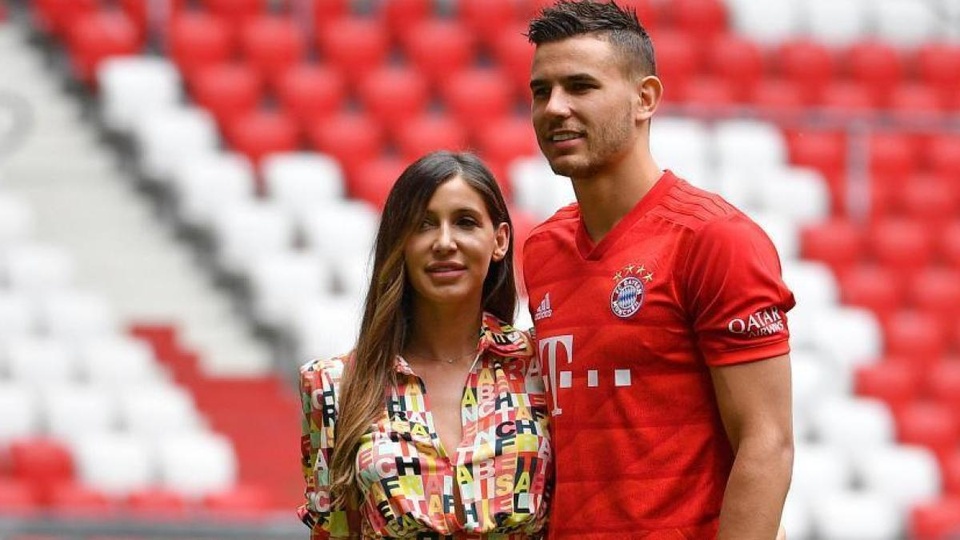 Amelia Lorente công khai tố chồng mình Lucas Hernandez ngoại tình trên trang cá nhân.