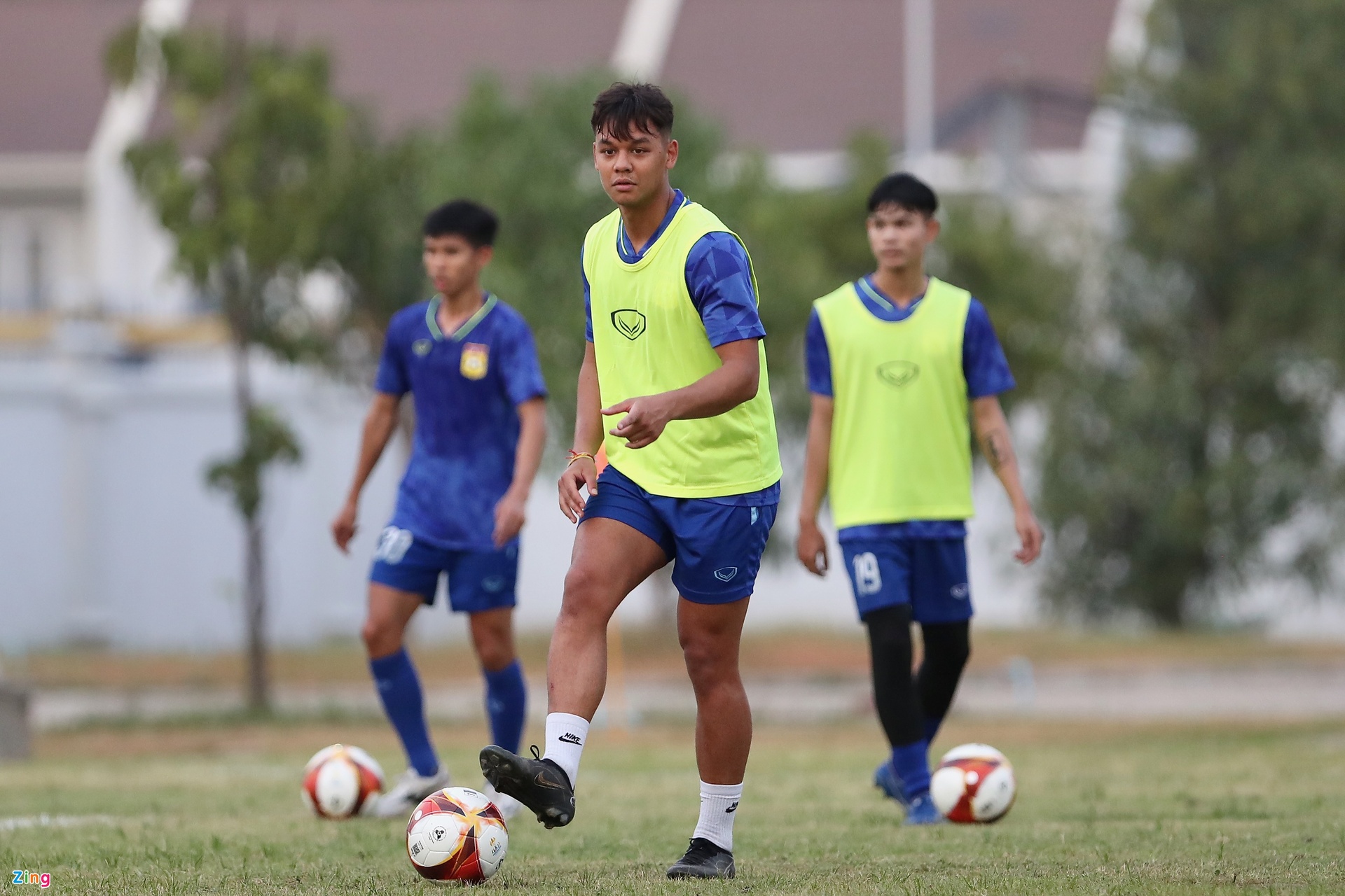 U22 Lào năm nay được bổ sung một số cầu thủ gốc châu Âu là Victor Ngovinassack, đang chơi cho Montceau tại Ligue 3.