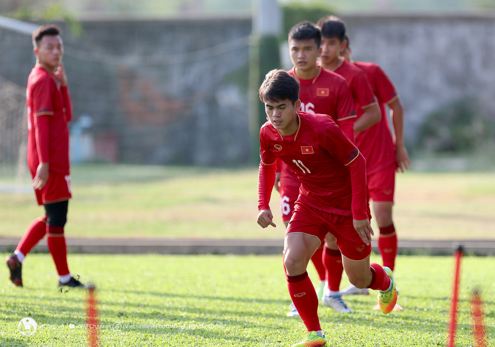 Văn Khang cùng các đồng đội có 2 buổi tập trước trận gặp Malaysia.