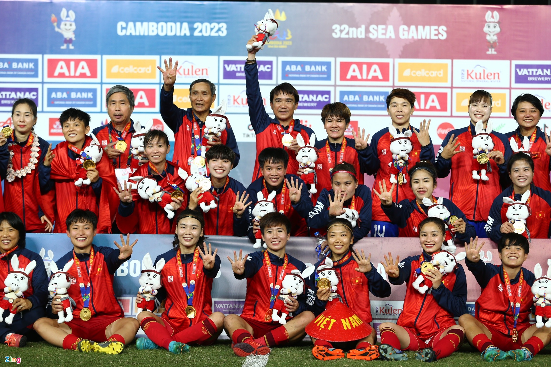 Tuyển nữ Việt Nam là đội duy nhất trong lịch sử giành HCV ở 4 kỳ SEA Games liên tiếp. Trong khi đó, Thái Lan mới chỉ có 3 lần vô địch liền.