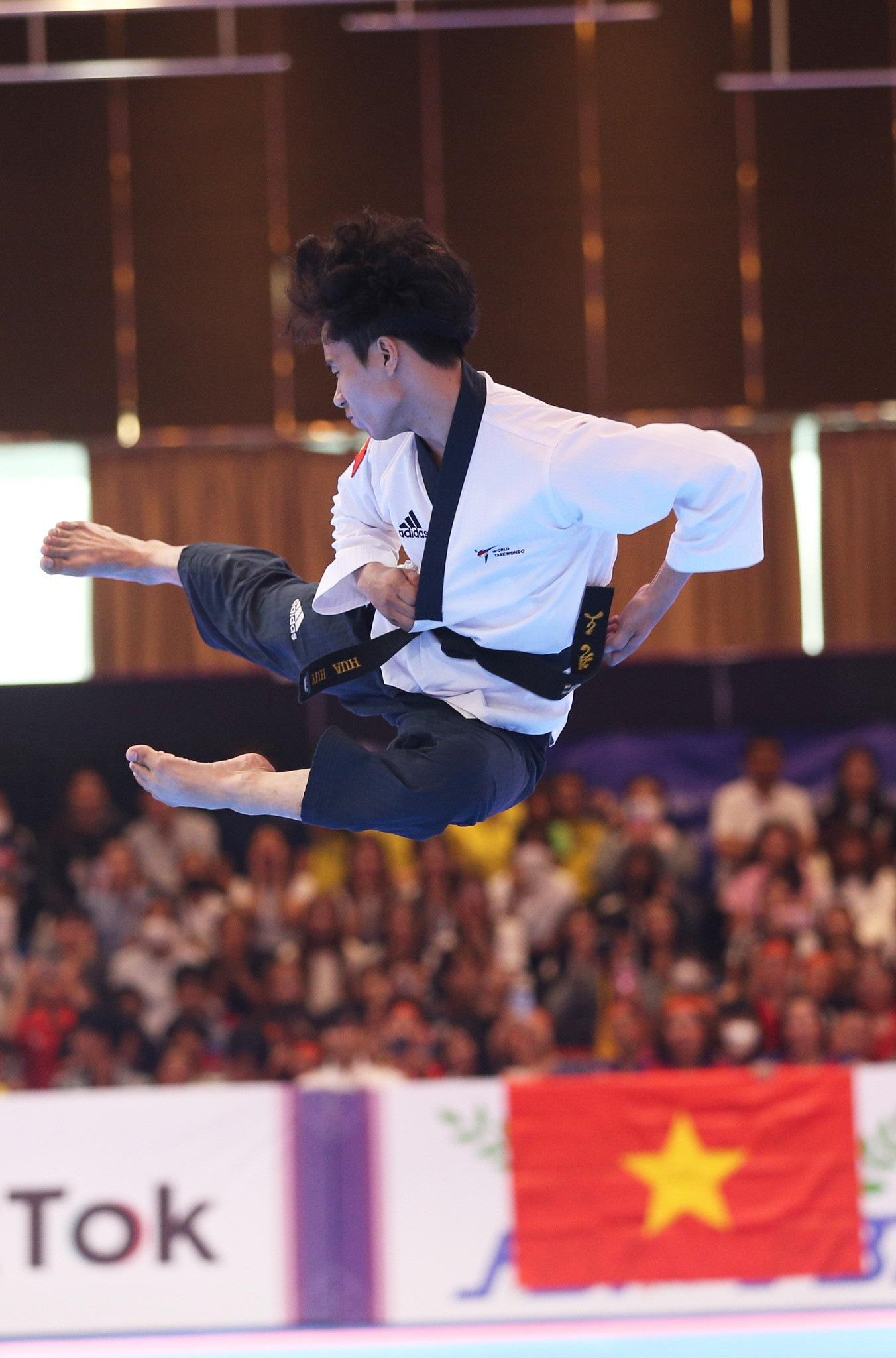 Võ sĩ Văn Huy bị gạt khỏi danh sách xét trao tặng Huân chương lao động hạng Ba dù giành 3 HCV SEA Games liên tiếp.