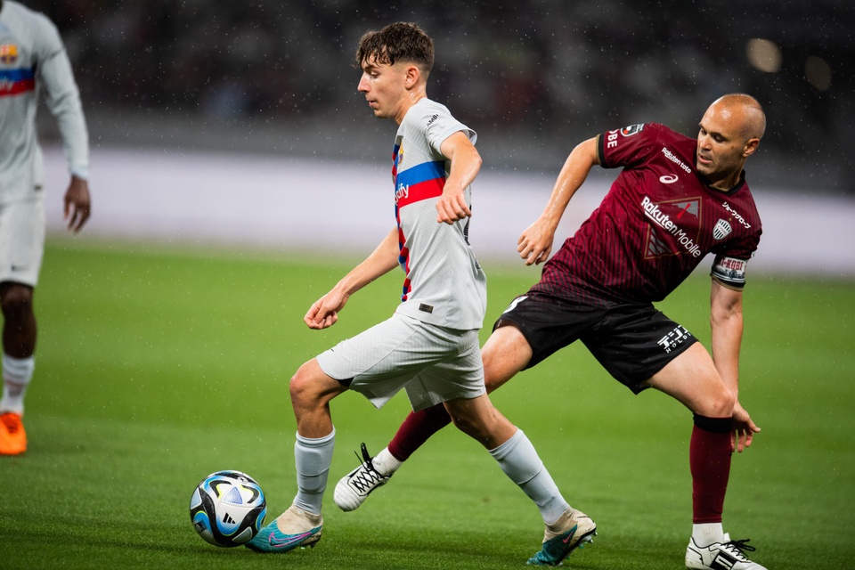 Trong buổi họp báo chia tay Vissel Kobe tháng trước, Iniesta cho hay anh vẫn muốn tiếp tục chơi bóng. "Tôi cảm thấy mình vẫn có khả năng thi đấu đỉnh cao. Nhưng khi chương này khép lại, hãy chờ xem điều gì có thể xảy ra. Tôi muốn kết thúc sự nghiệp trên sân cỏ và hy vọng sẽ làm được. Nhưng tôi không biết tương lai như thế nào", cựu sao Barcelona nhấn mạnh.