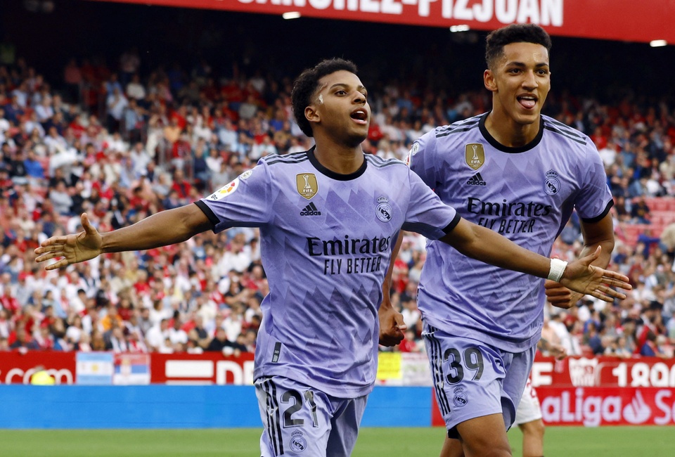 Rodrygo (Real Madrid - 197 triệu USD): Rodrygo trưởng thành qua từng mùa giải và đang là một trong những chân sút chủ lực của đội bóng Hoàng gia Tây Ban Nha. Ở mùa giải tới, Rodrygo được cho là sẽ kế thừa chiếc áo số 11 được để lại bởi Marco Asensio.