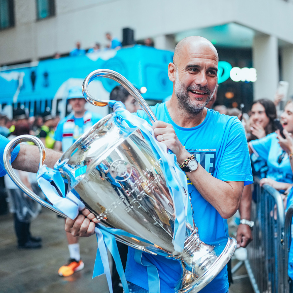 Nụ cười hạnh phúc của Pep Guardiola, sau 7 năm nỗ lực và được lãnh đạo ủng hộ tuyệt đối, cuối cùng Man City cũng giành được chiếc cúp C1 đầu tiên.