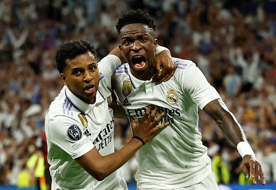 Dù không thể bảo vệ danh hiệu La Liga và Champions League, tổng giá trị đội hình của Real Madrid vẫn tăng lên đến 870 triệu euro. Đội bóng Tây Ban Nha đứng thứ 6 trong danh sách những CLB đắt giá nhất trên Transfermarkt.