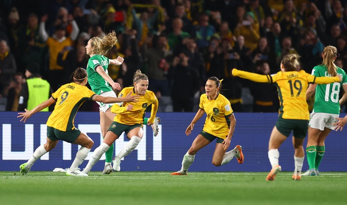 Ảnh bài viết World Cup nữ 2023: Đồng chủ nhà Úc giành 3 điểm nghẹt thở