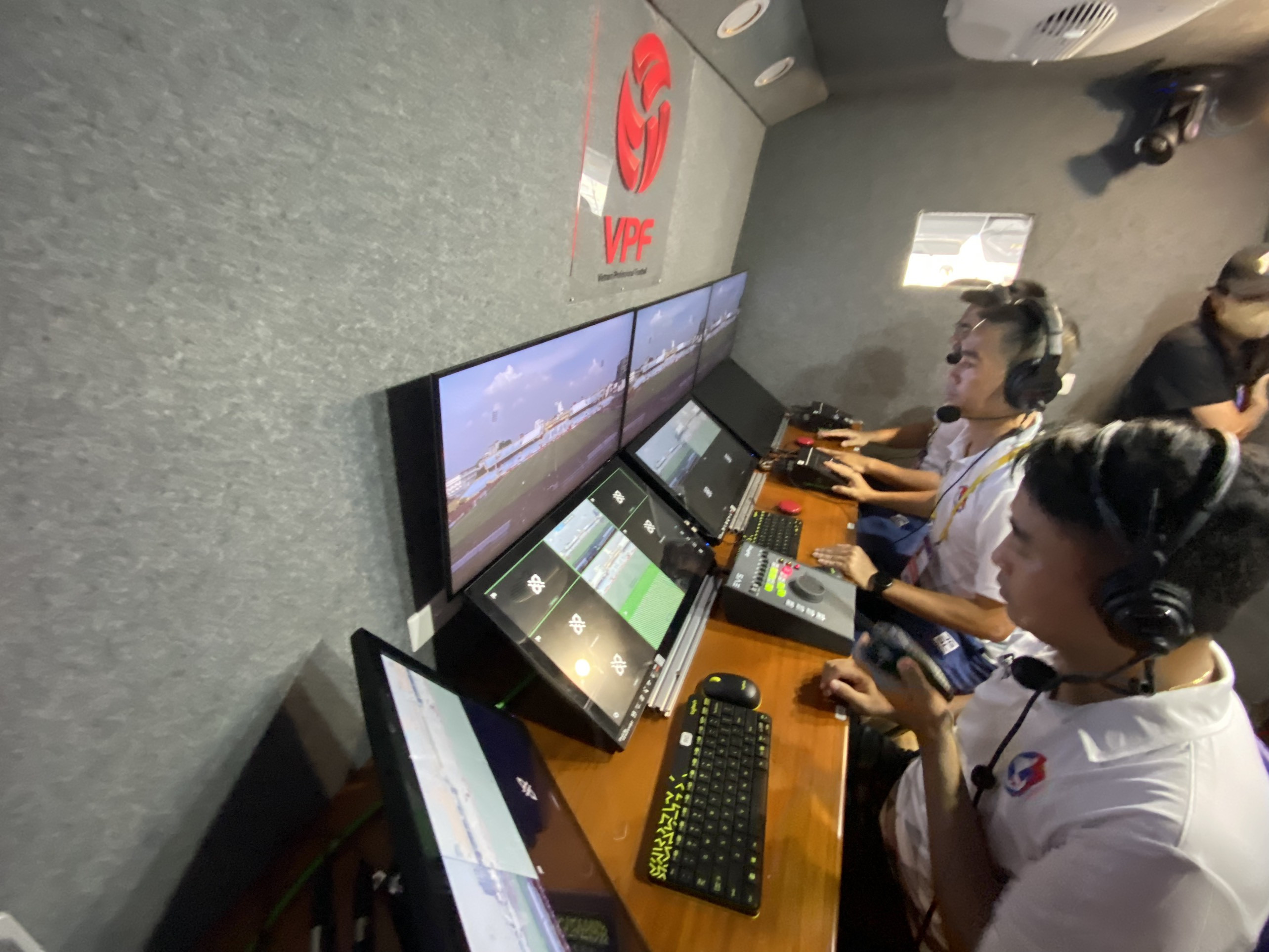 Ảnh bài viết Hai trận tranh ngôi vô địch V-League có VAR và trọng tài ngoại