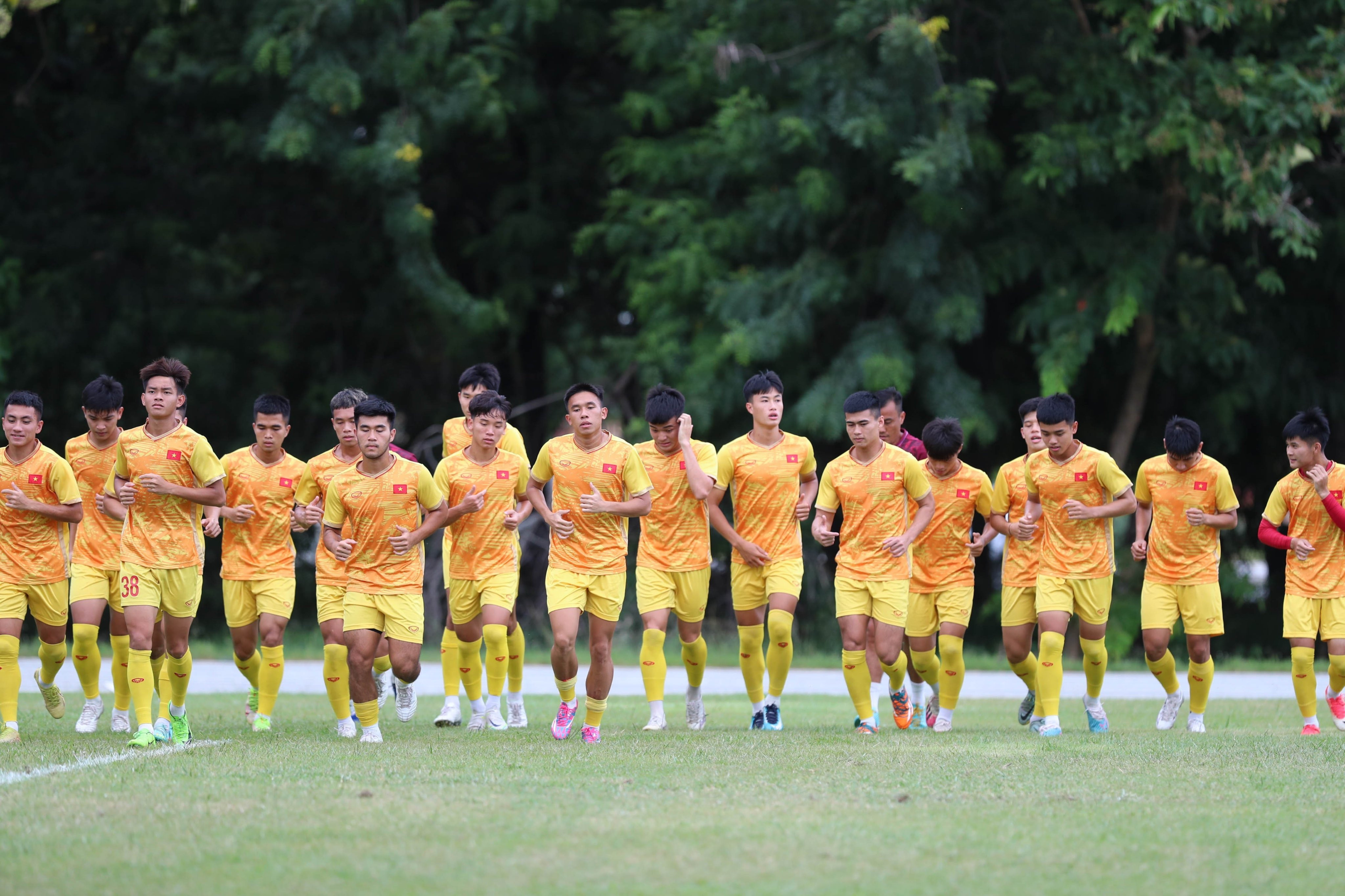 Chuẩn bị cho cho trận bán kết gặp U23 Malaysia, U23 Việt Nam tỏ ra rất thoải mái trên sân tập