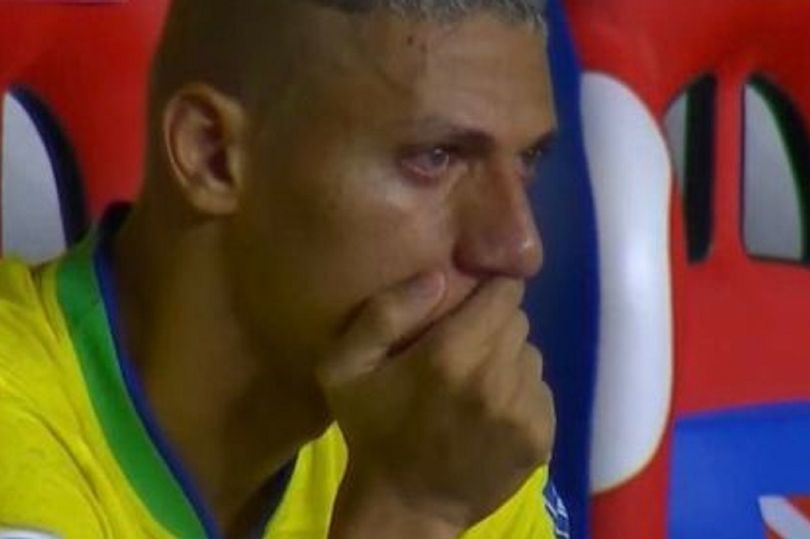 Ảnh bài viết Richarlison lý giải những giọt nước mắt trên ghế dự bị