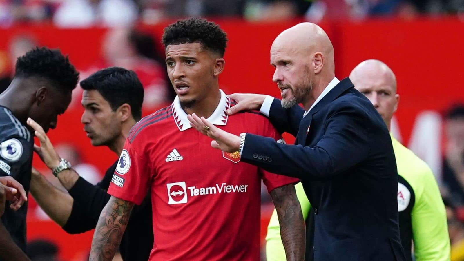 Sancho đã bật bãi khỏi Old Trafford.