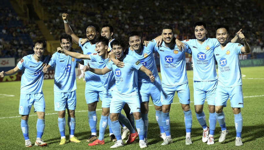 Ảnh bài viết Thua trận đầu ở V-League, HLV Nam Định nói gì?