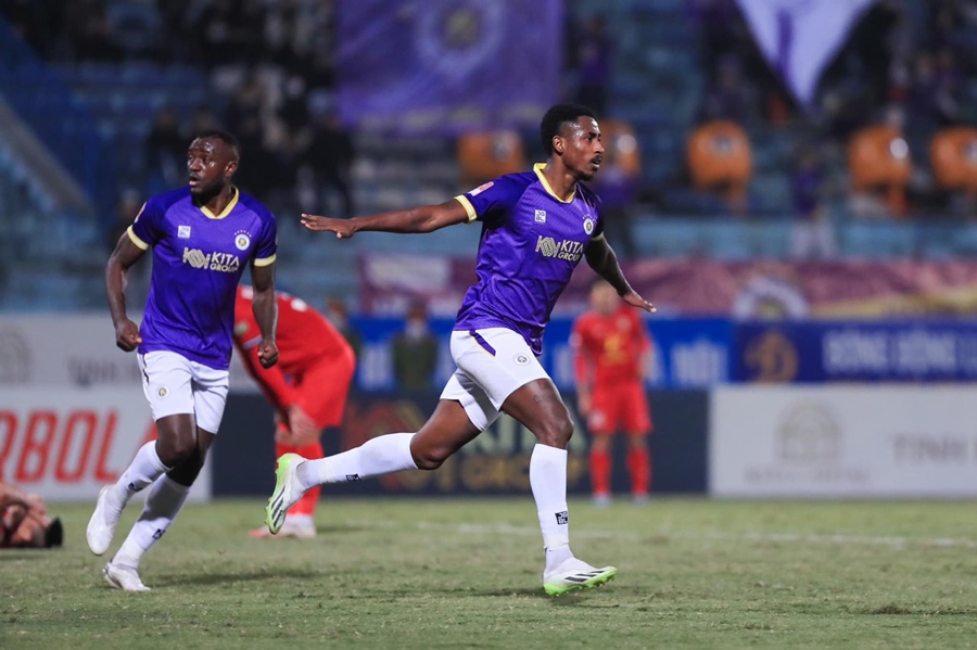 Ảnh bài viết Hòa Hà Tĩnh, HLV Hà Nội FC thận trọng trước HAGL