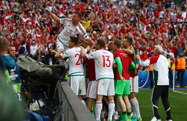 Tuyển Hungary vỡ òa cảm xúc. Ảnh: Internet.