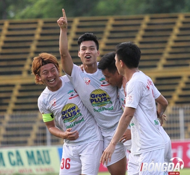 'Những đứa con' của bầu Đức đã ra sân thi đấu là tận hiến vì khán giả. Ảnh: Đình Viên.